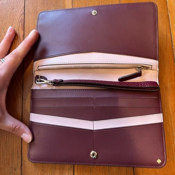 NWOT Kate Spade Kourtney Chevron Medium Clutch Wallet Wristlet - Picture 2 of 6